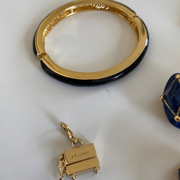 ✨ Fabulous Vintage ST. JOHN Earring Jewelry Collection Lot Like New Condition! ✨ - Picture 5 of 5